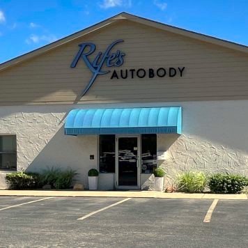 Rife's Auto Body at Westerville